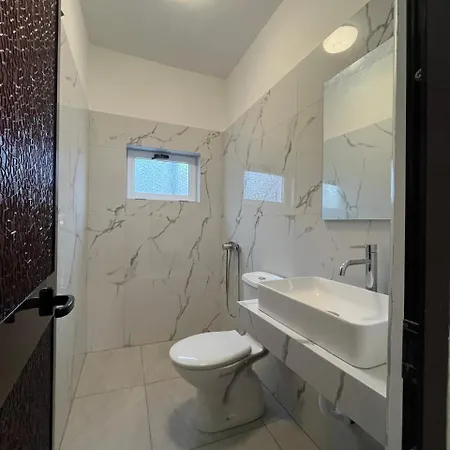 Bella Guest house *